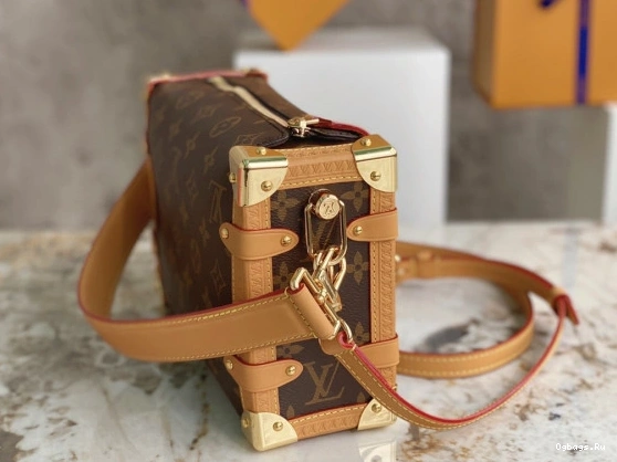 VUITTON MM LOUIS TRUNK SIDE 0129